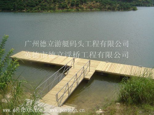 Ӣ�½�����̬�ȼ�����ͧ��ͷ